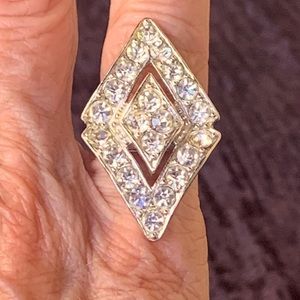 Vintage Sarah Coventry Parisienne Nights Ring